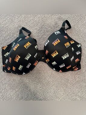 Victoria's Secret PINK Wear Everywhere t-shirt lightly lined Bra